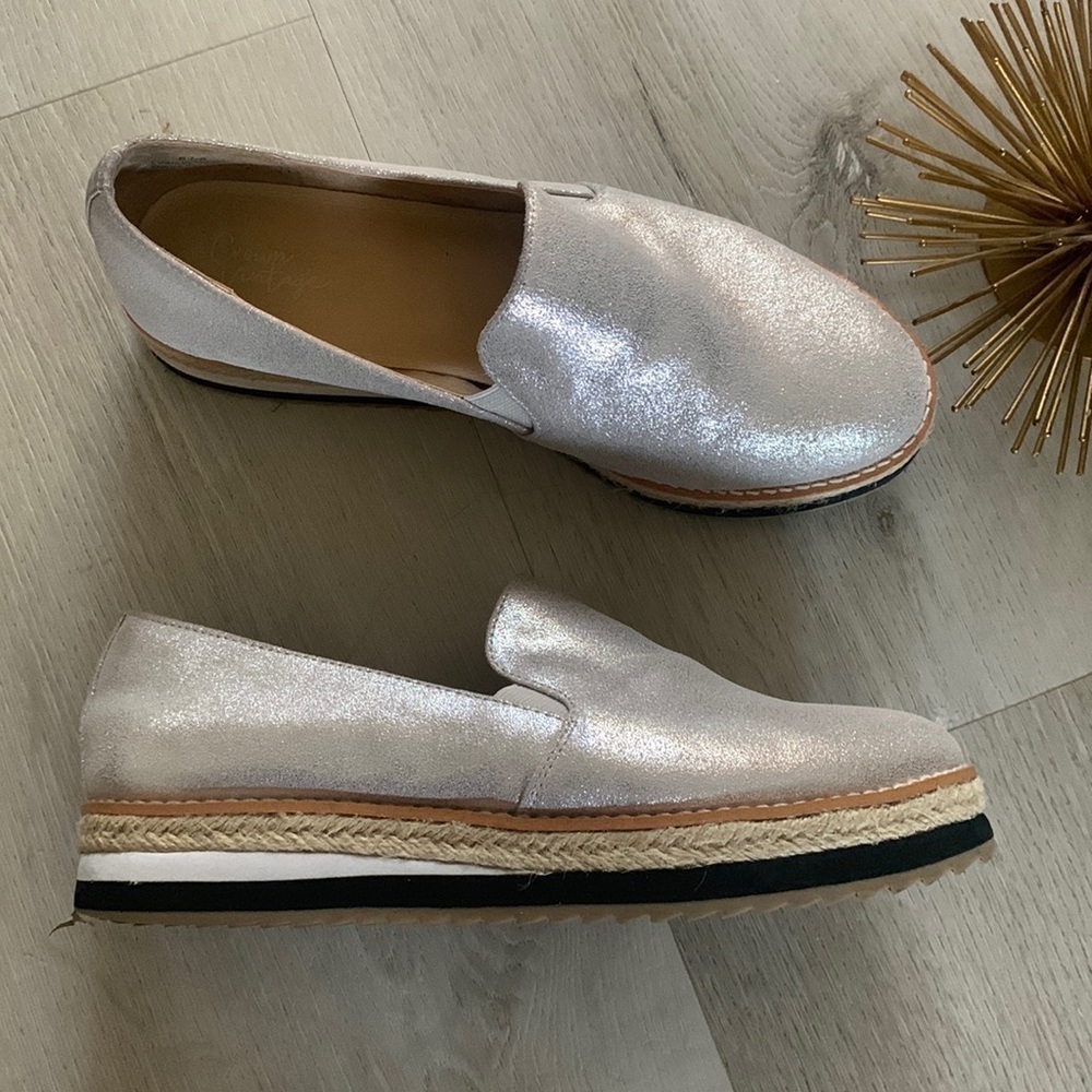 Crown‎ Vintage Bina Silver shimmer woven Leather Loafers - Size 7